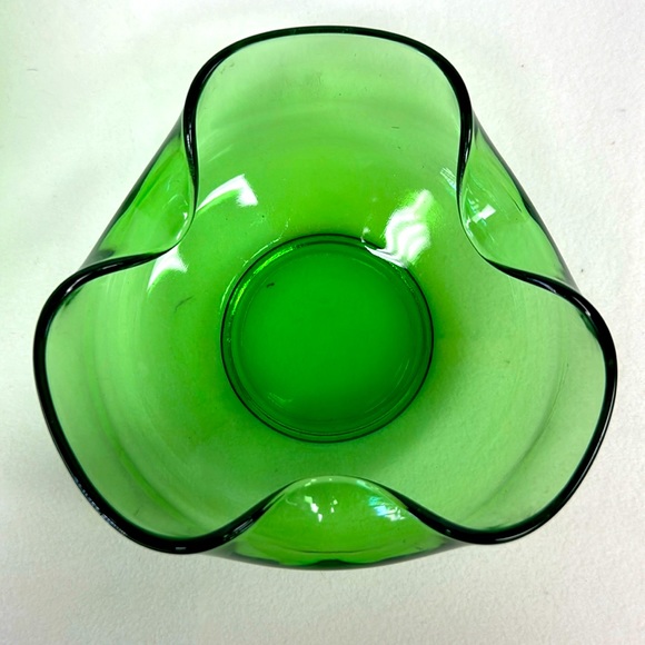 Mid Century Modern ANCHOR HOCKING emerald green glass  2 piece chip and dip set - Picture 3 of 8